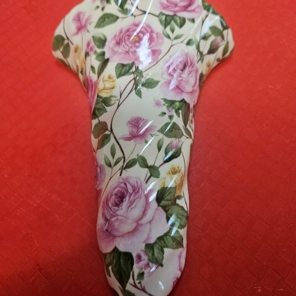 vintage flowered wall pocket wall hanging